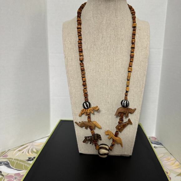 African Safari Animal Necklace - Picture 4 of 4